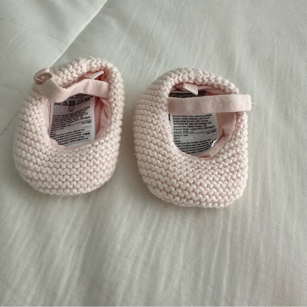 Baby Gap Soft Pink Baby Booties 3-6M 10cm